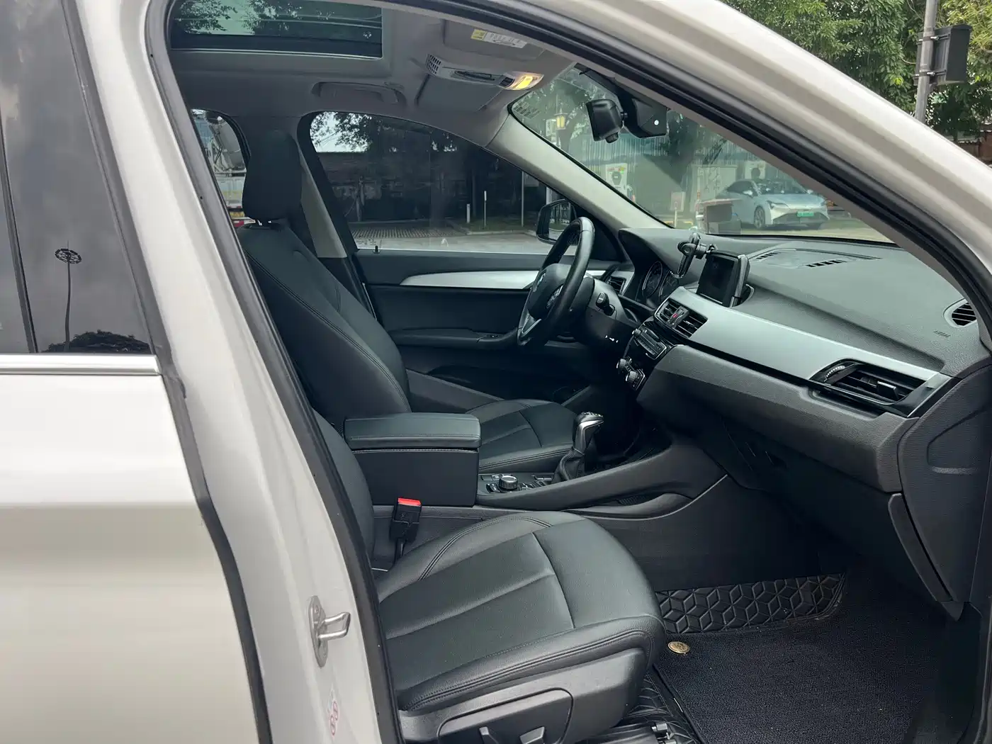 BMW X1 2019 sDrive20Li Leading Model фото 14