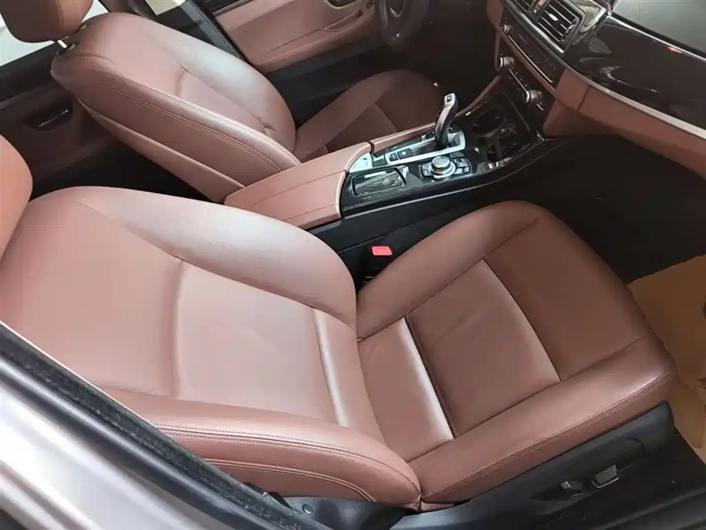 BMW 5 Series 2017 520Li Classic Edition фото 25