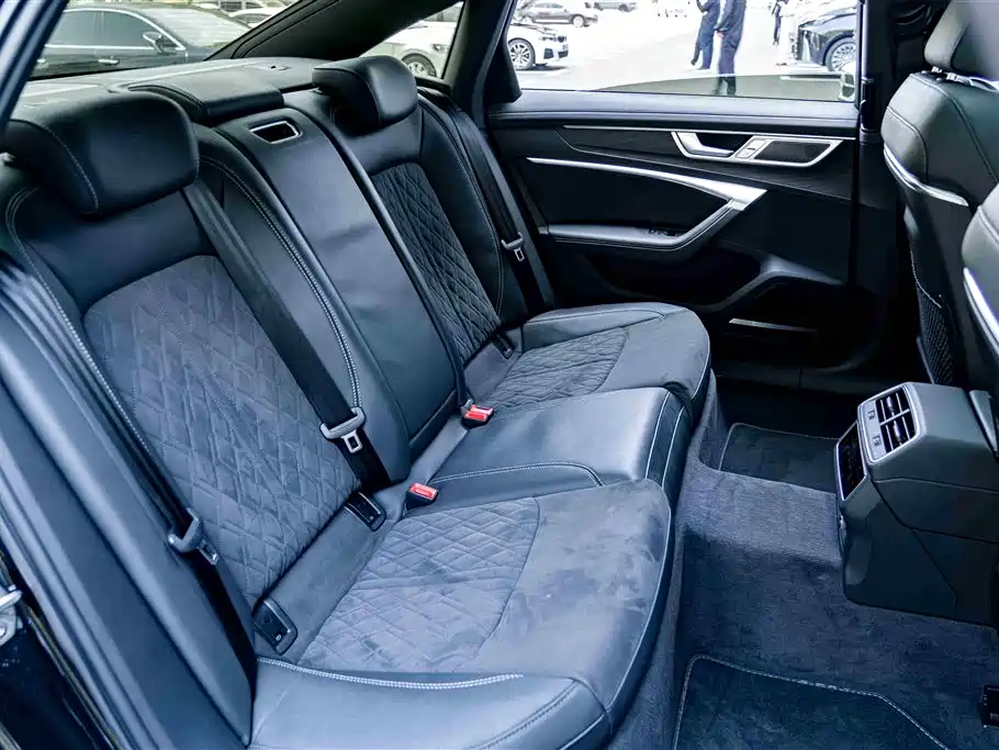 Audi A6L 2024 55 TFSI quattro Exclusive Dynamic фото 24