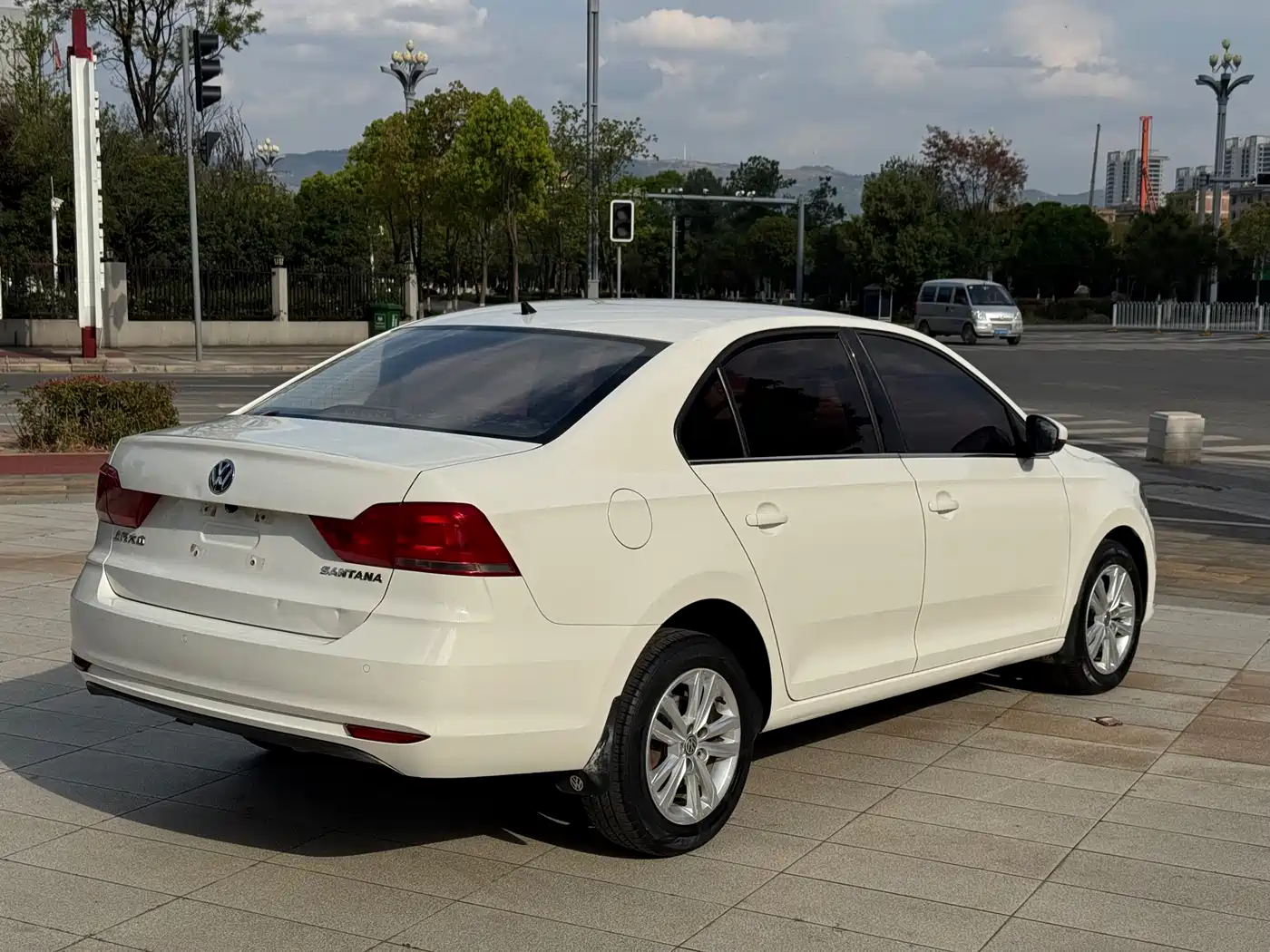 Volkswagen Santana 2018 1.5L Manual Comfort Edition фото 9