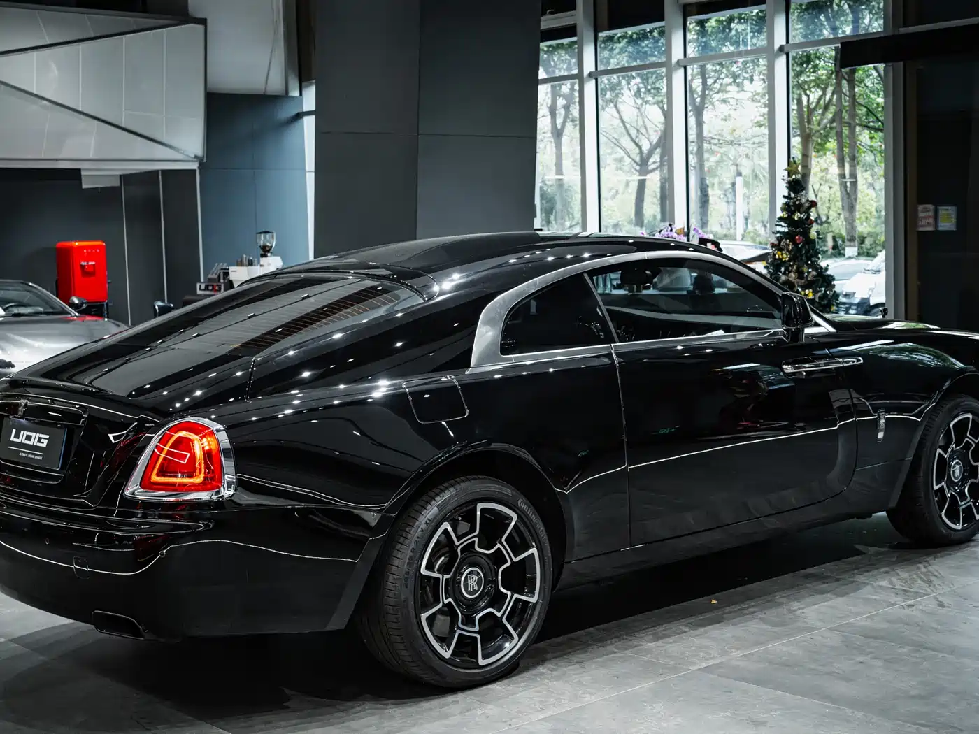 Rolls-Royce Wraith 2017 6.6T Black Badge Edition фото 8