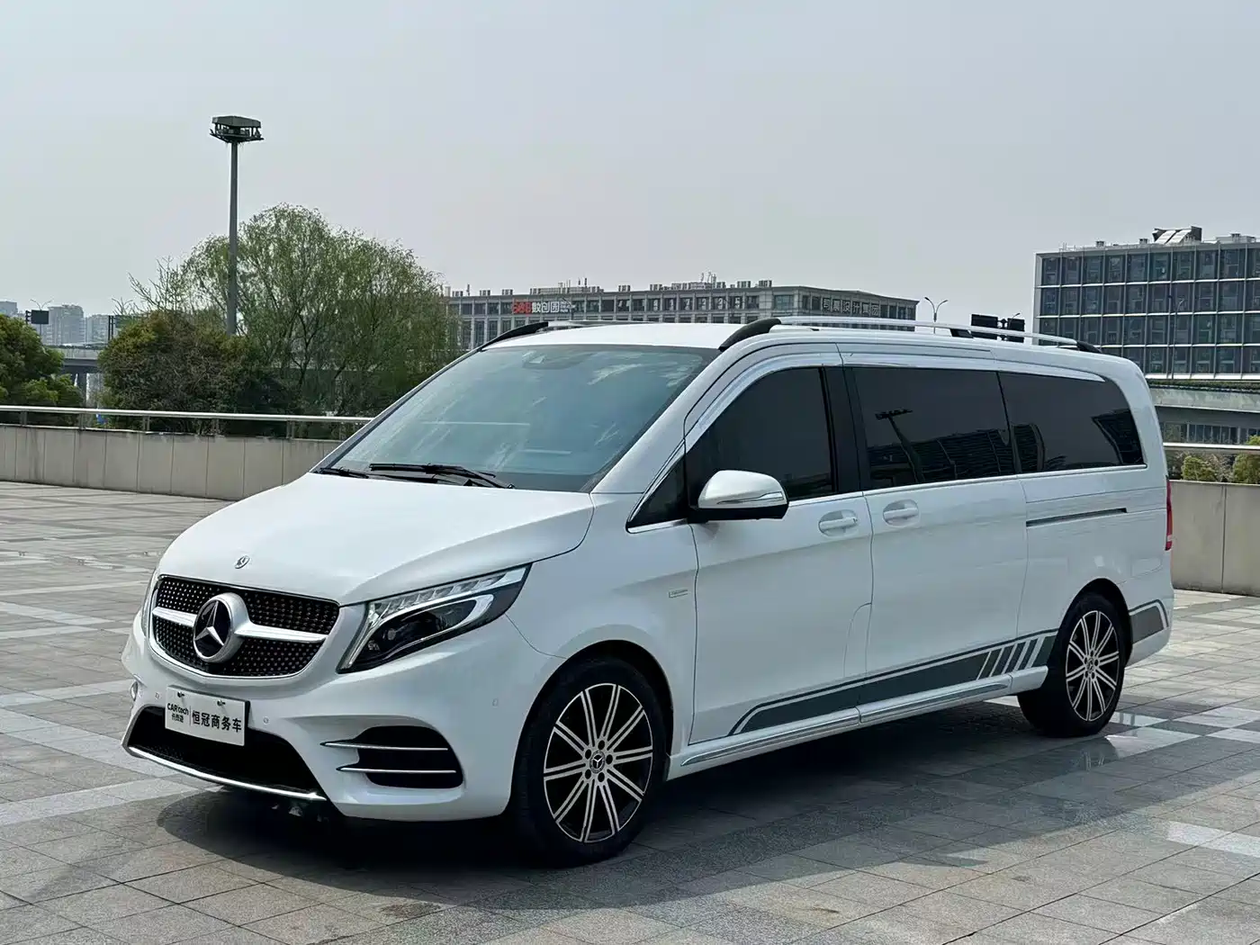 Mercedes-Benz V-Class 2022 V 260 L Long Wheelbase Luxury Edition