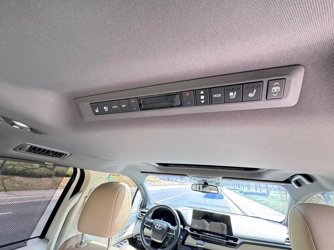 Toyota Sienna 2021 2.5L Hybrid Ultimate Edition фото 14