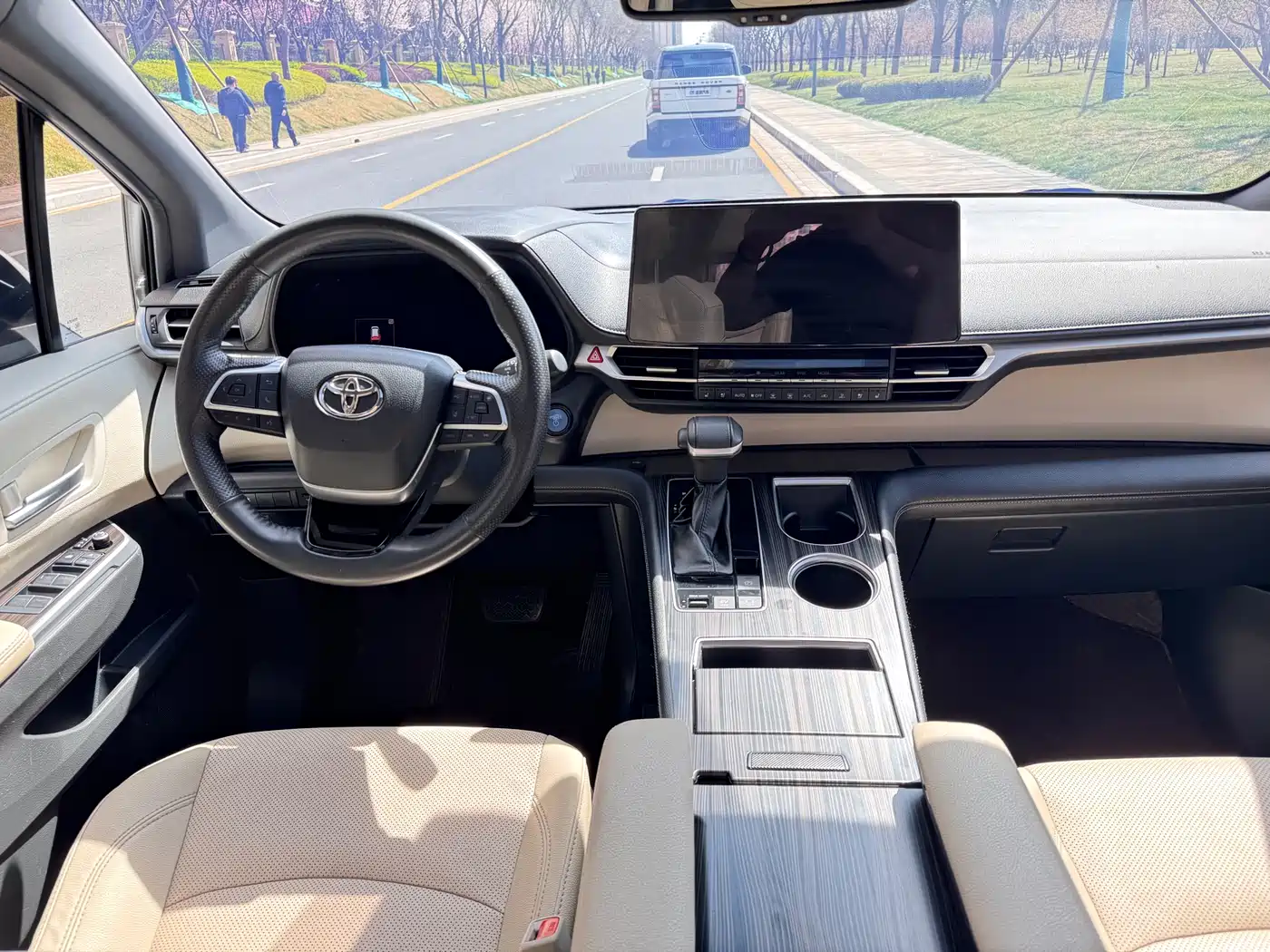 Toyota Sienna 2021 2.5L Hybrid Ultimate Edition фото 19