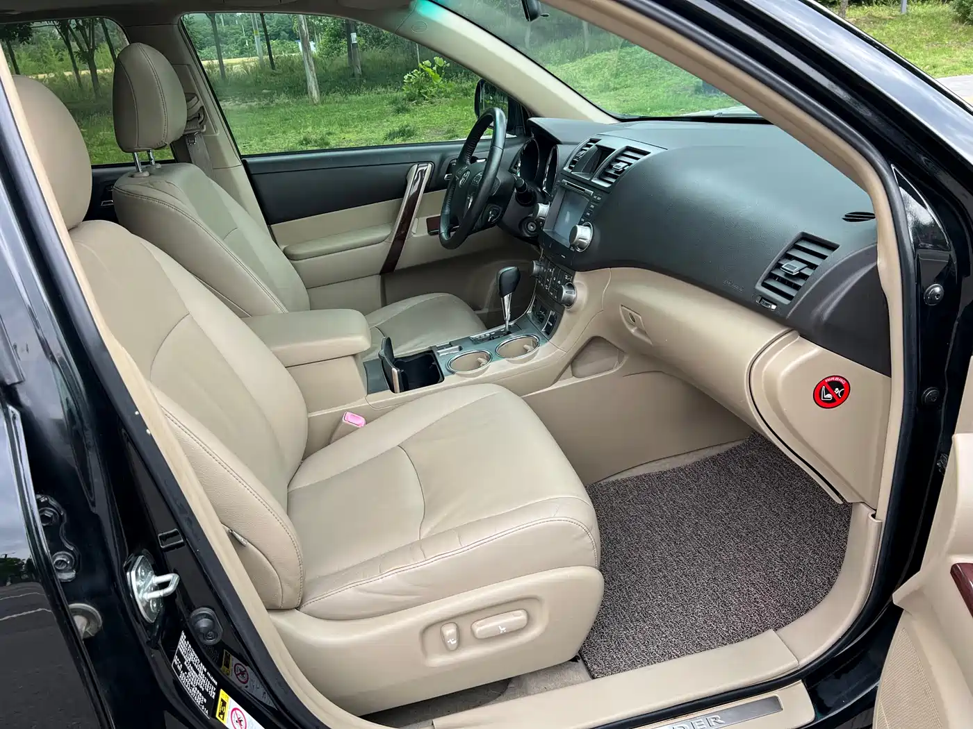 Toyota Highlander 2012 2.7L 2WD 7-Seater Luxury Edition фото 12