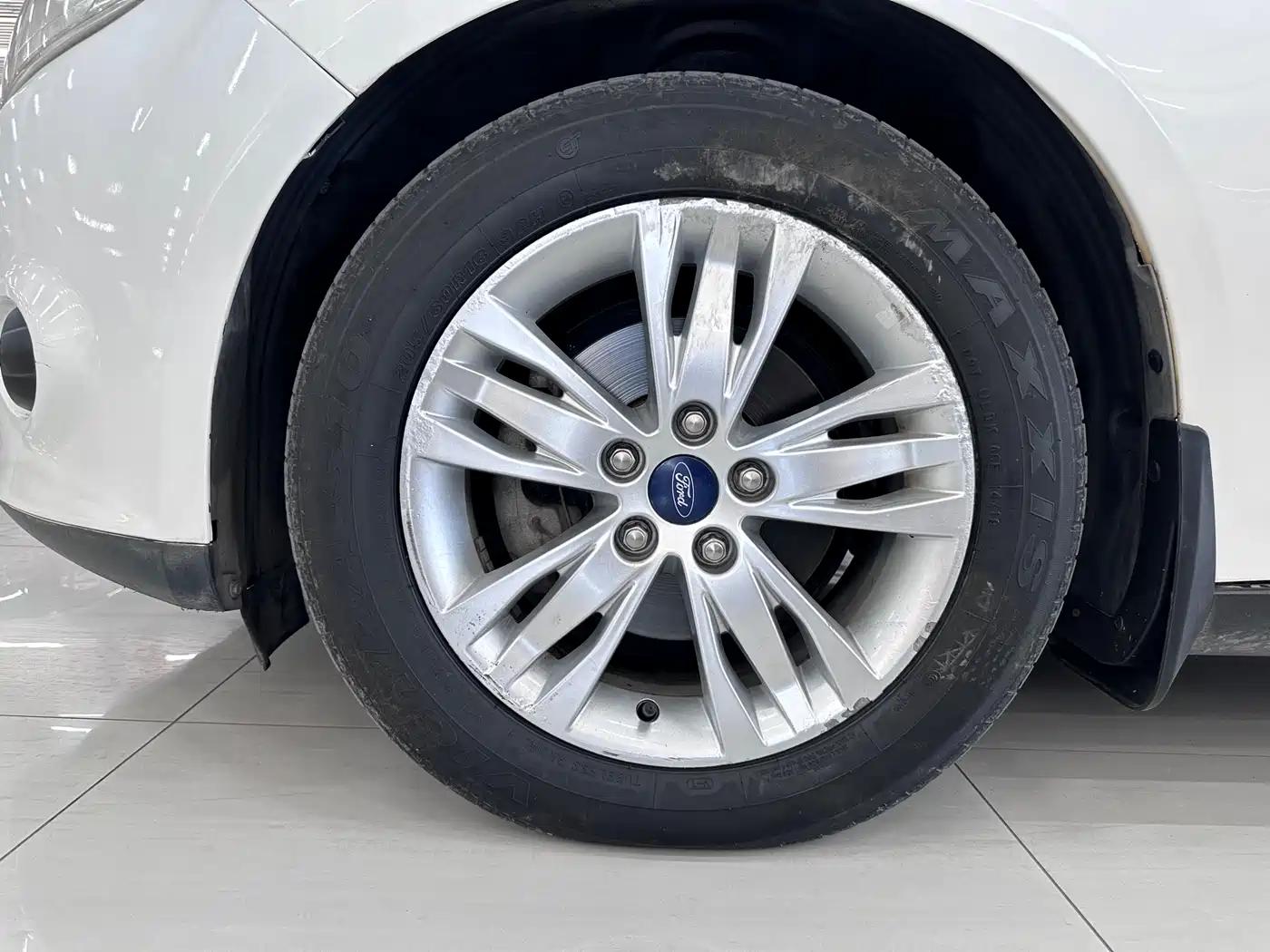 Фото 8 - Ford Focus