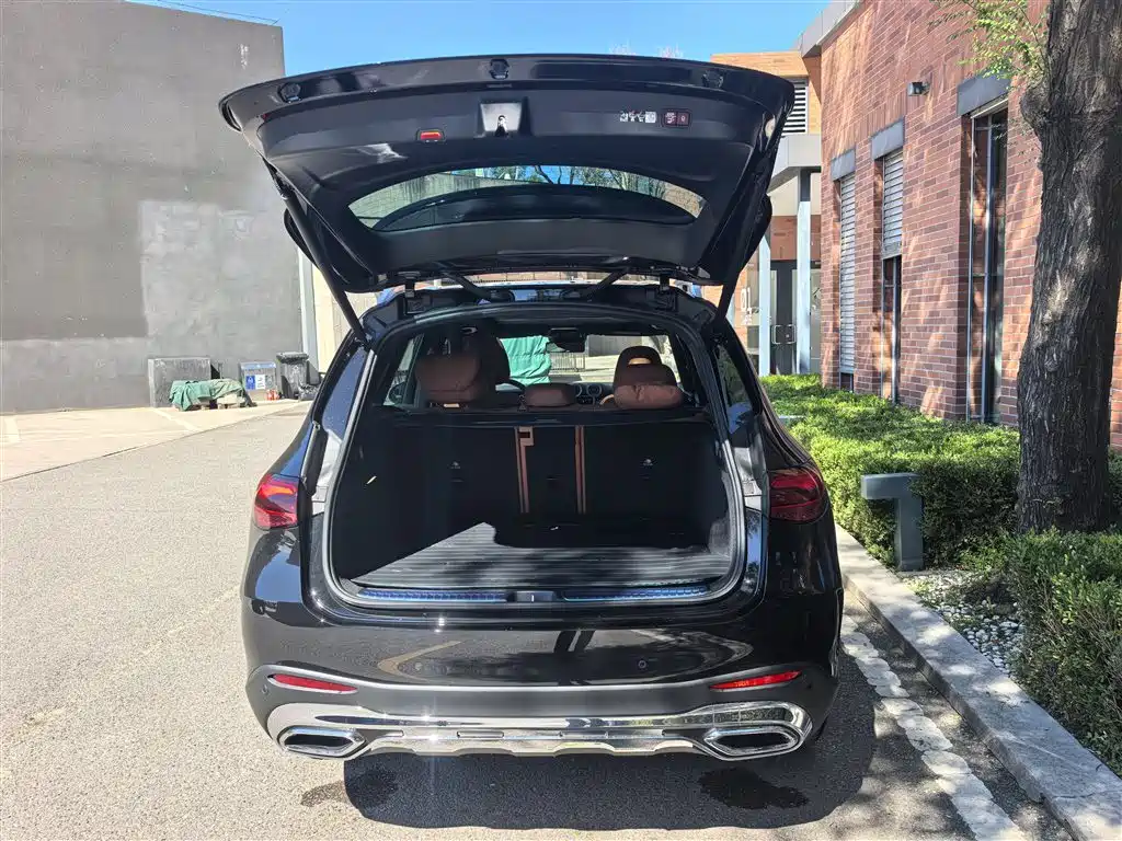 MERCEDES-BENZ GLC