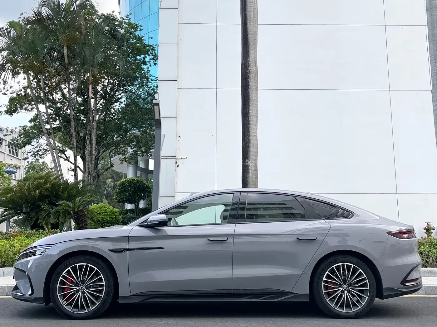 BYD Han 2025 Model EV 701KM LiDAR Smart Driving Version фото 3