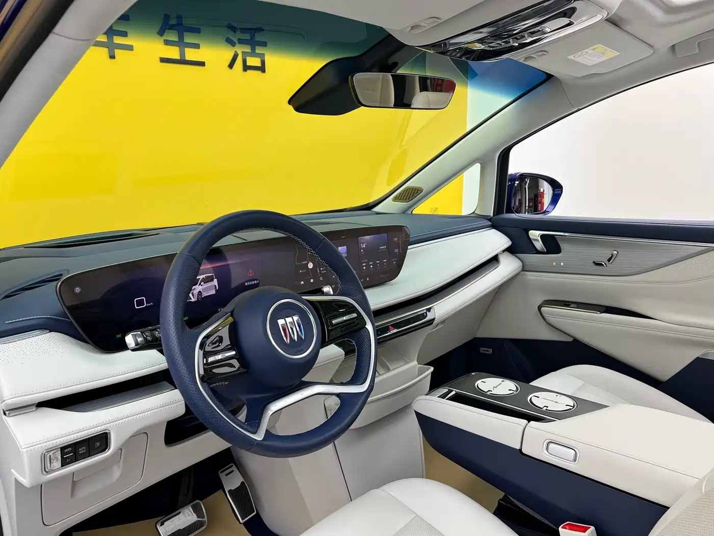 BUICK GL8 NEW ENERGY