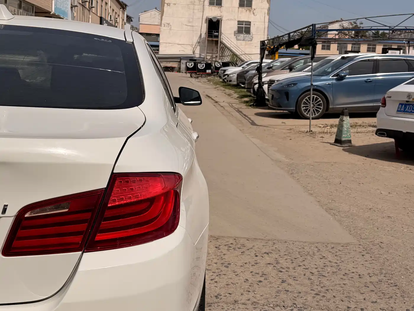 BMW 5 Series 2011 523Li Luxury фото 7