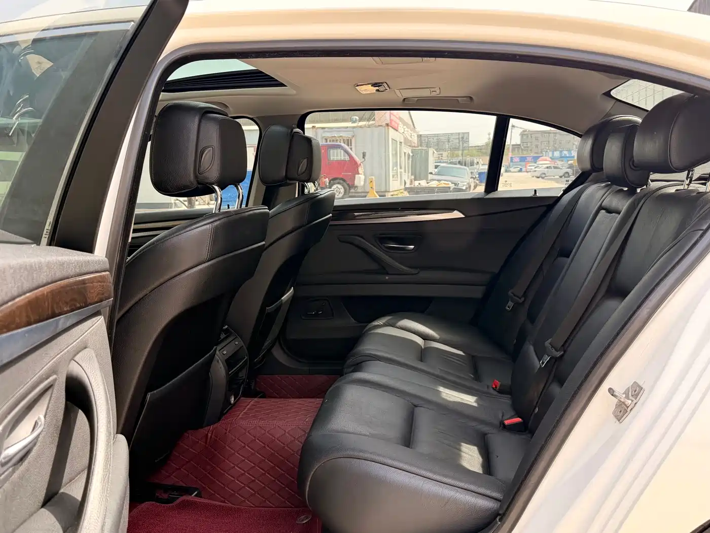 BMW 5 Series 2011 523Li Luxury фото 12