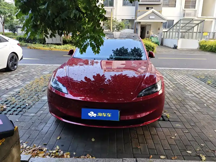 Tesla Model 3 2026 2025 Model Year Facelift Rear-Wheel Drive