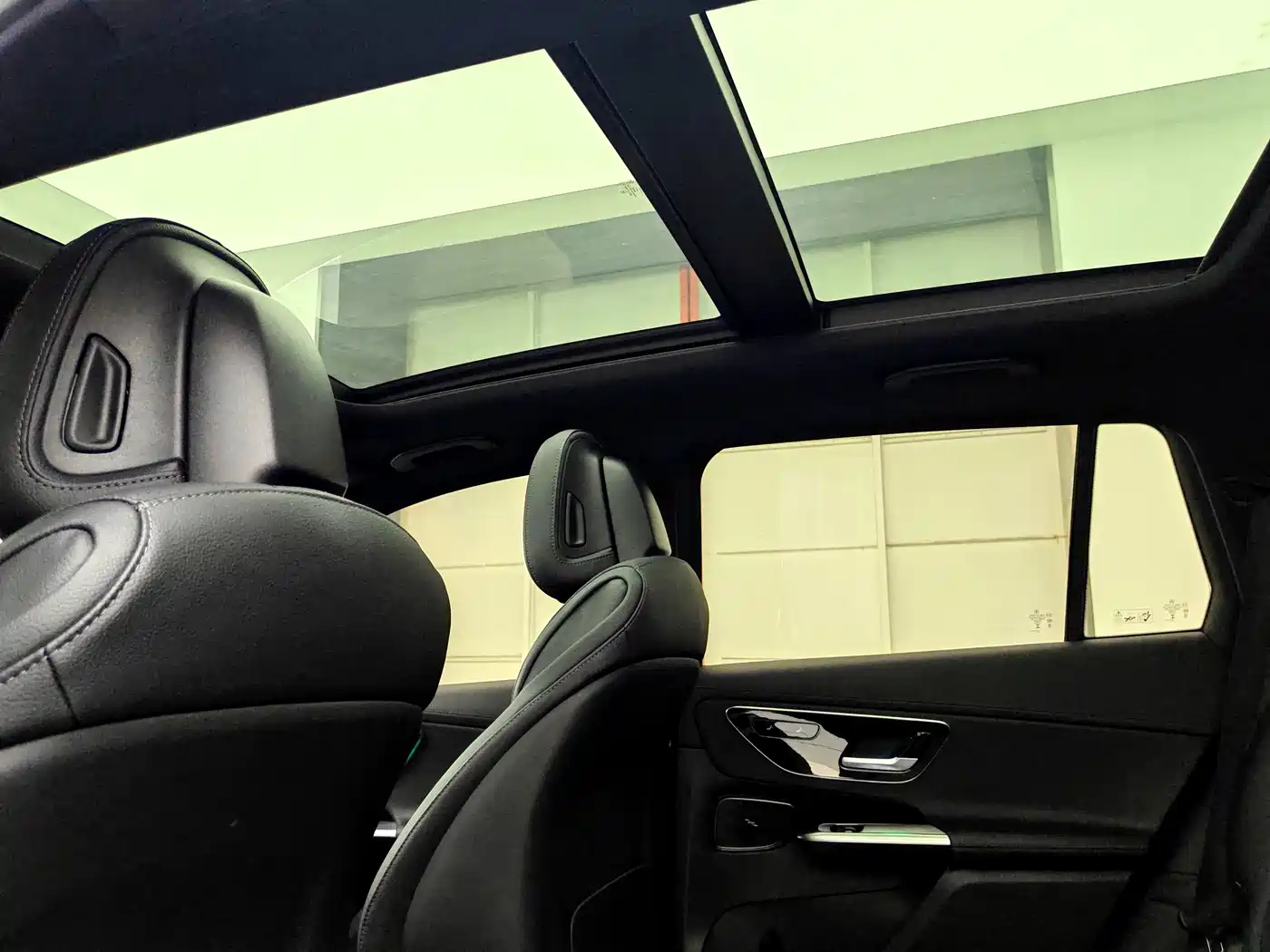 Фото 9 - Mercedes-Benz GLC