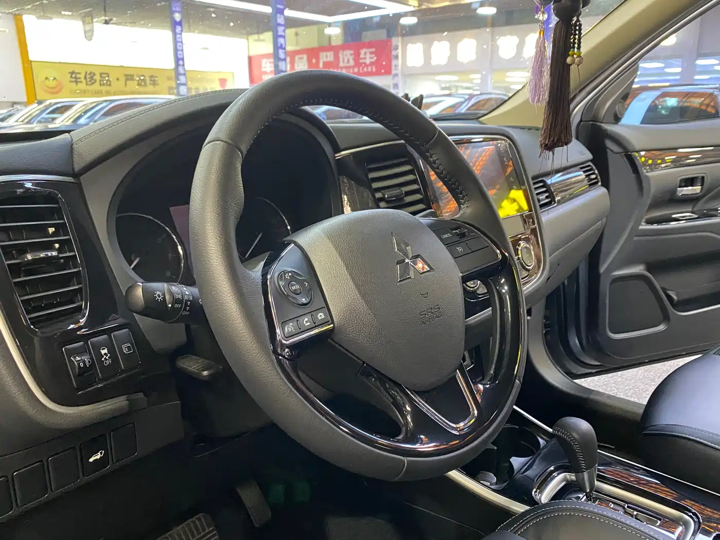 Mitsubishi Outlander 2019 2.0L 2WD Enjoy 7-Seater China VI фото 14