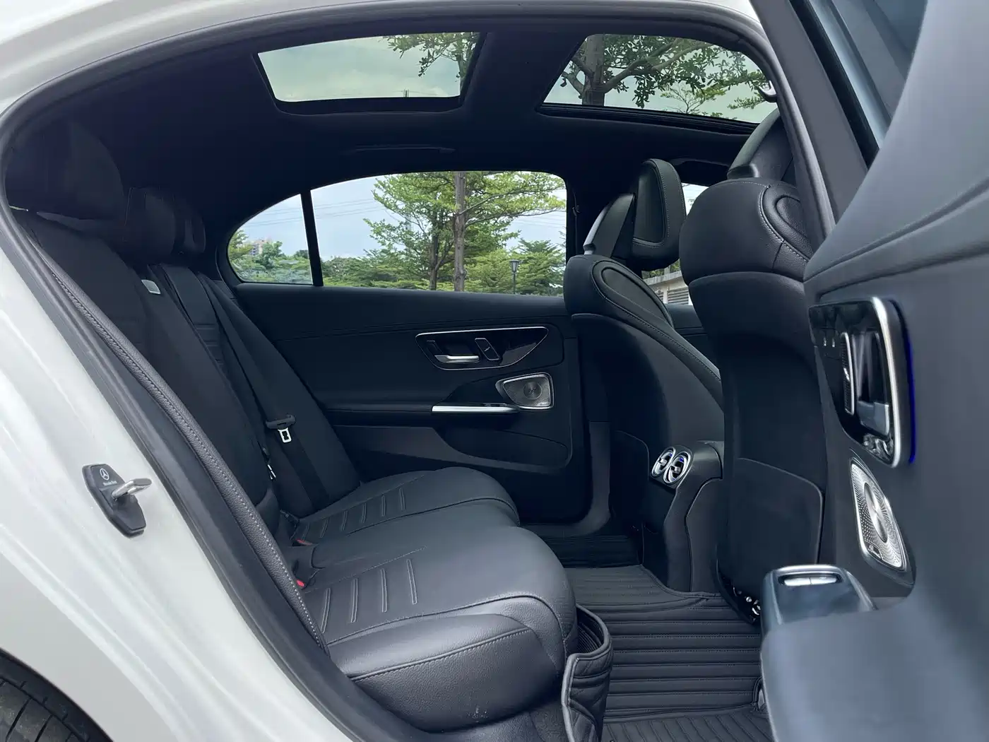 Mercedes-Benz C-Class 2024 C 260 L Night Edition Sport фото 14