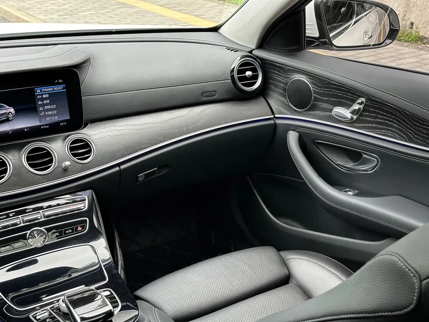 Mercedes-Benz E-Class 2016 E 200 L Sport Type фото 13