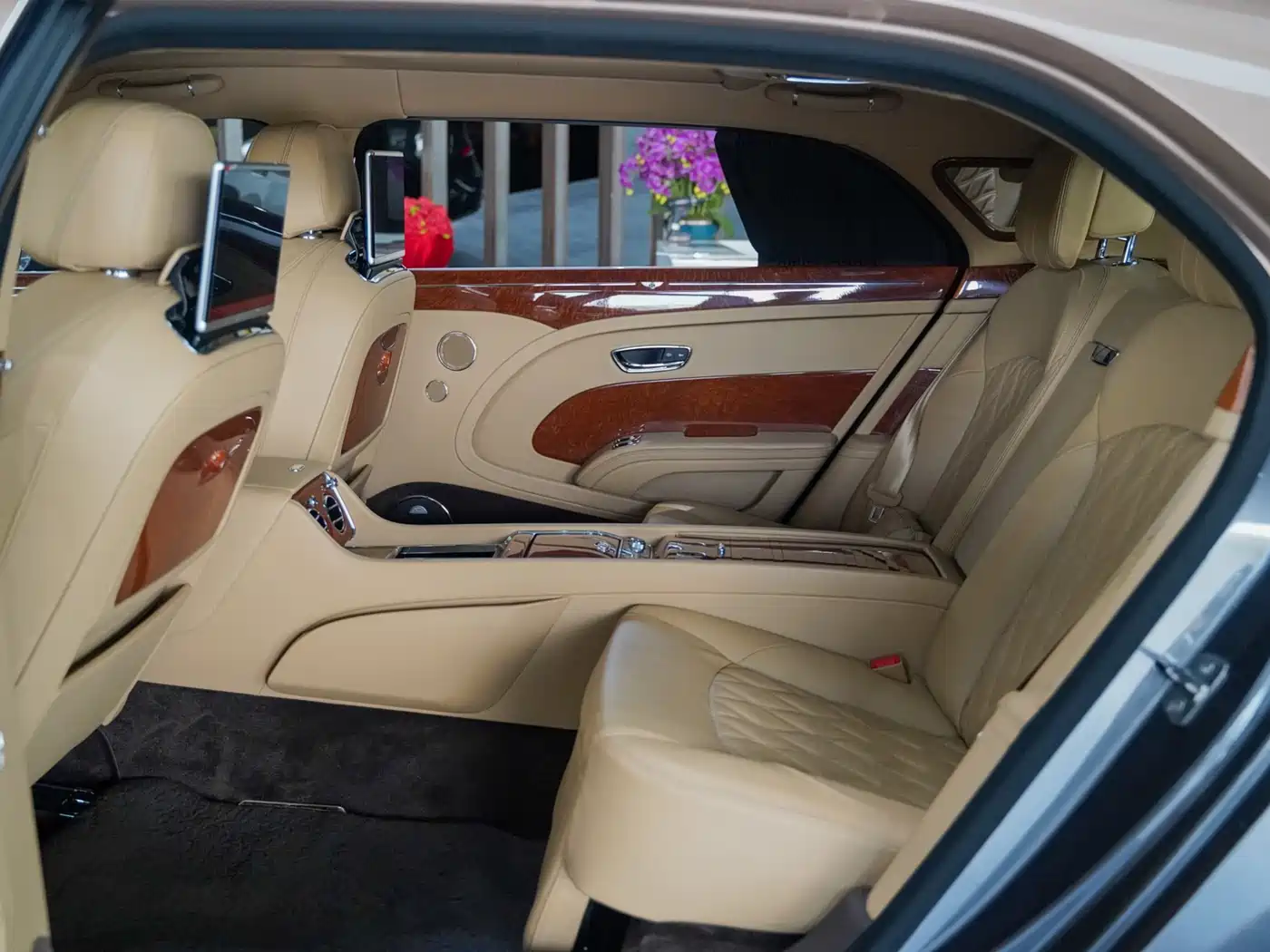 Bentley Mulsanne 2017 6.8T Long Wheelbase фото 3