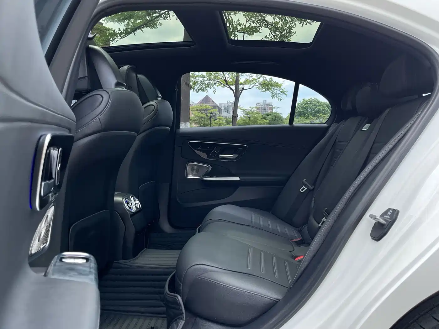 Mercedes-Benz C-Class 2024 C 260 L Night Edition Sport фото 12