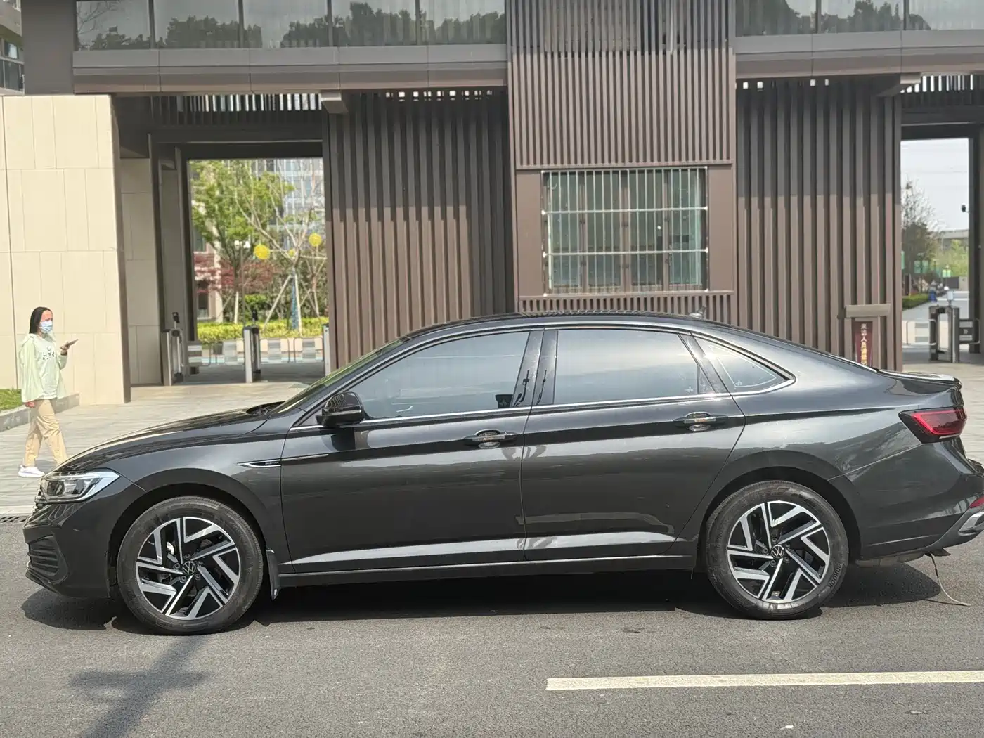 Volkswagen Sagitar 2024 300TSI DSG Surpass Edition фото 8