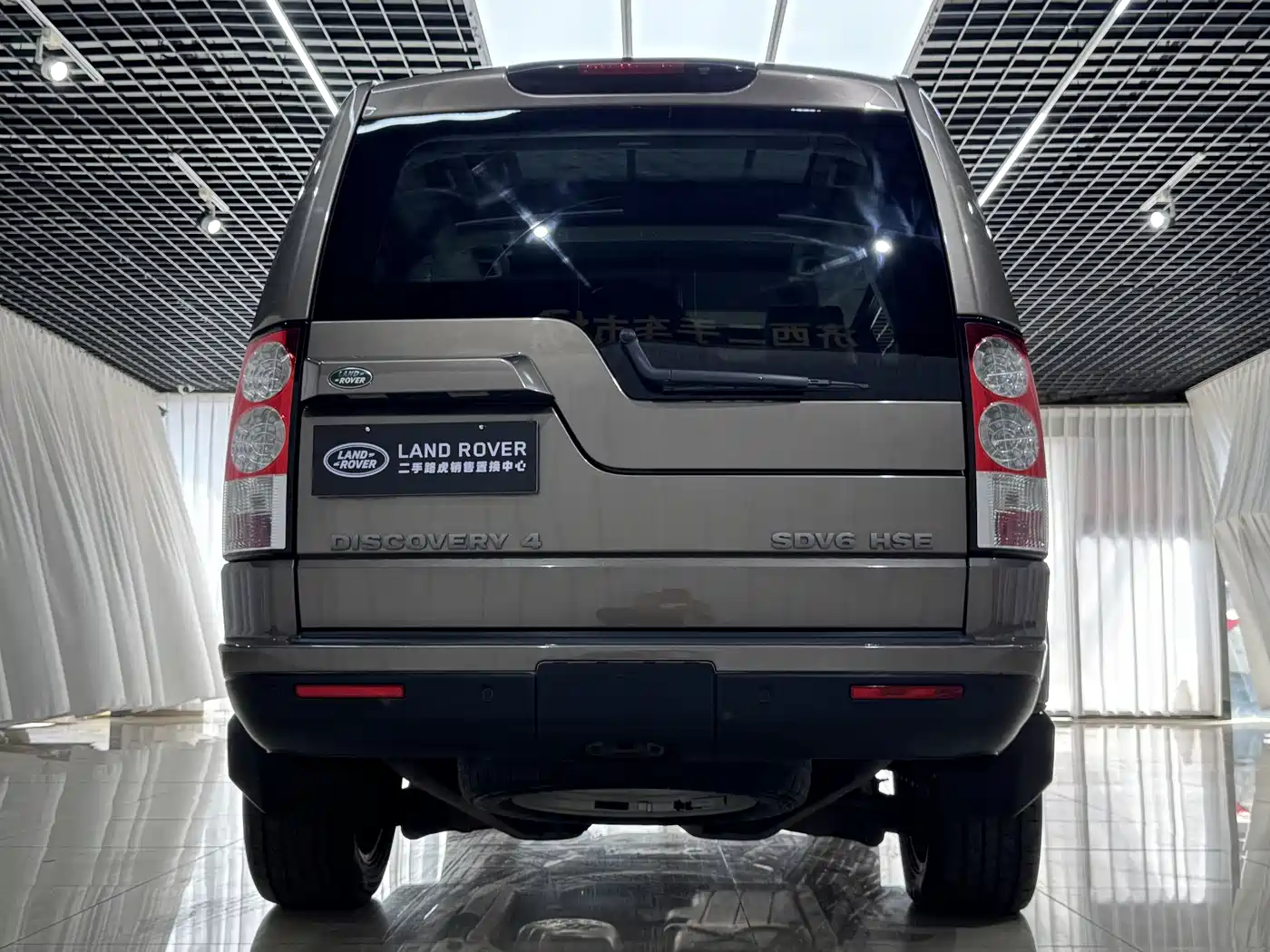 Land Rover Discovery 2013 3.0 SDV6 HSE Diesel фото 6