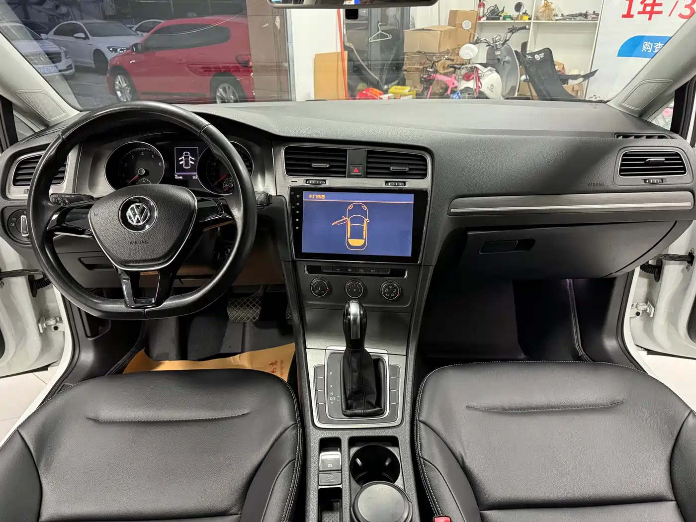 Volkswagen Golf 2016 230TSI Automatic Comfort фото 9