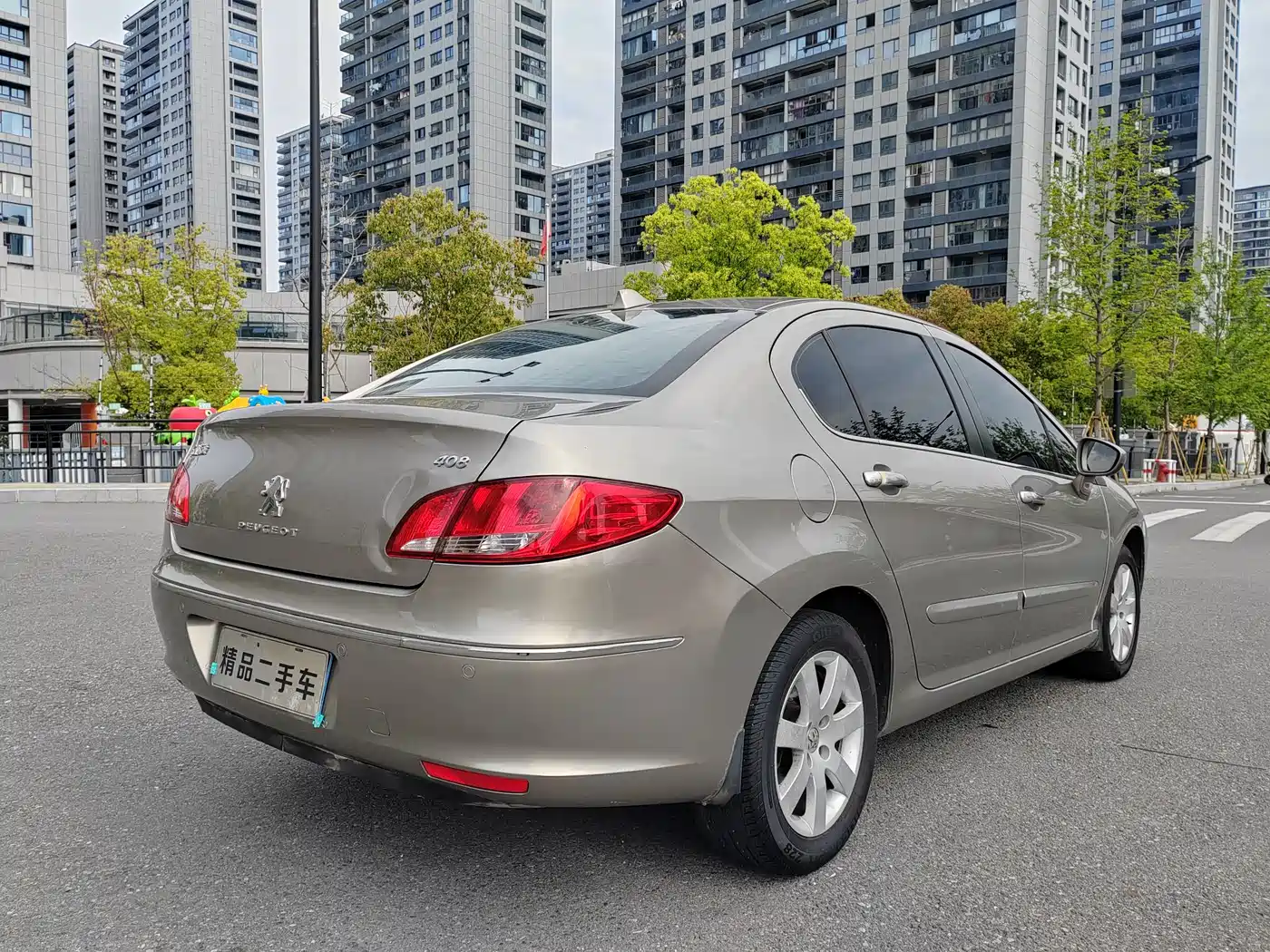 Peugeot 408 2011 1.6L Automatic Comfort Edition фото 6