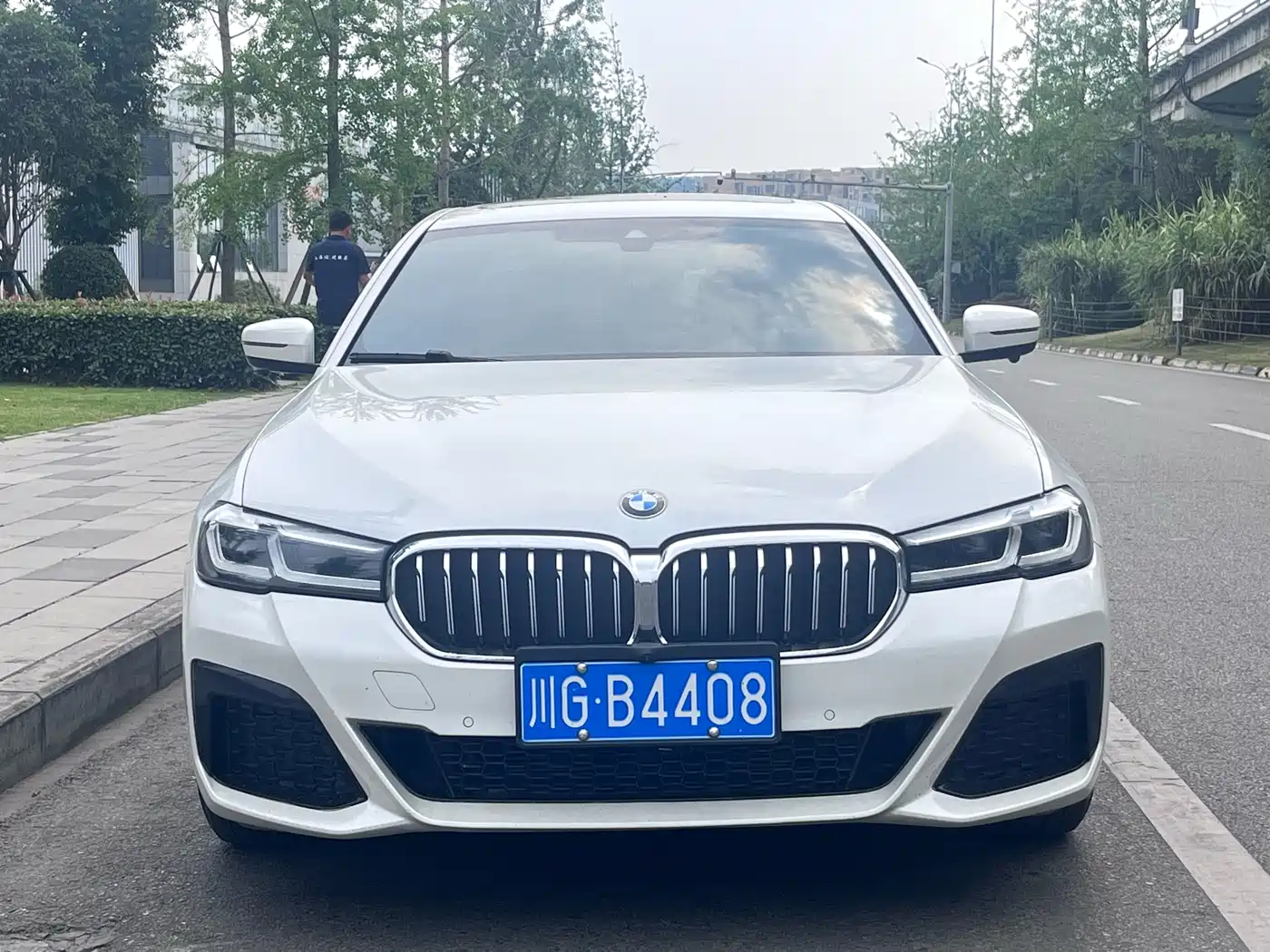 BMW 5 Series 2022 525Li M Sport Package фото 2