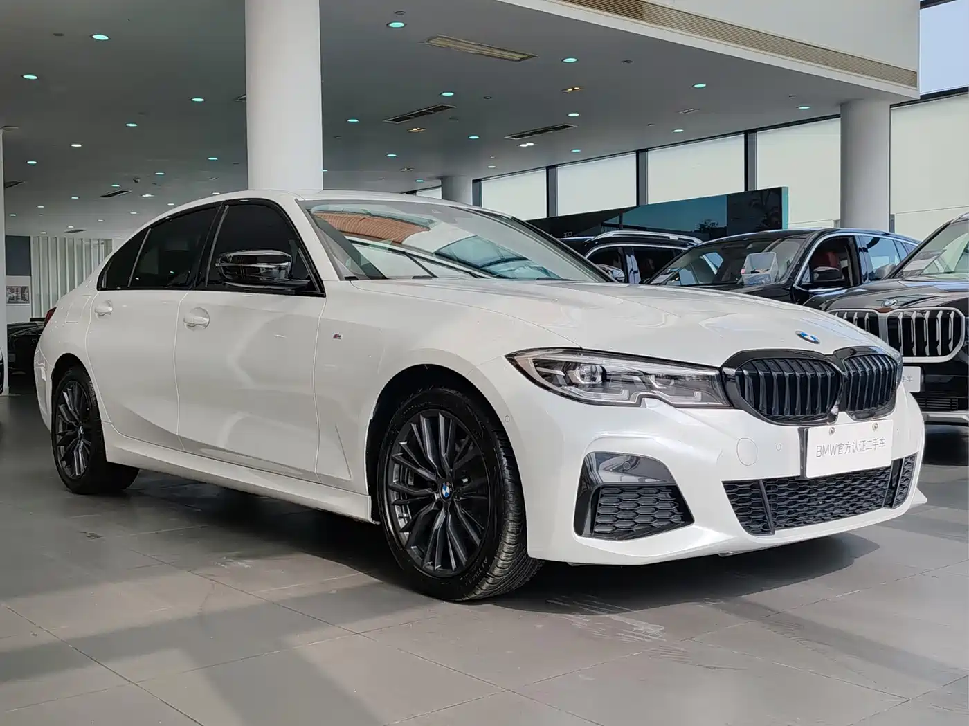 BMW 3 Series 2022 325Li M Sport Shadow Edition фото 4