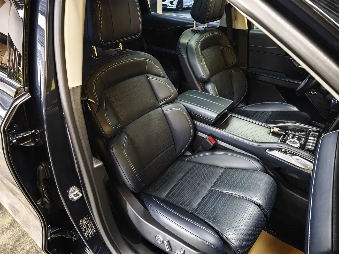 LINCOLN NAVIGATOR