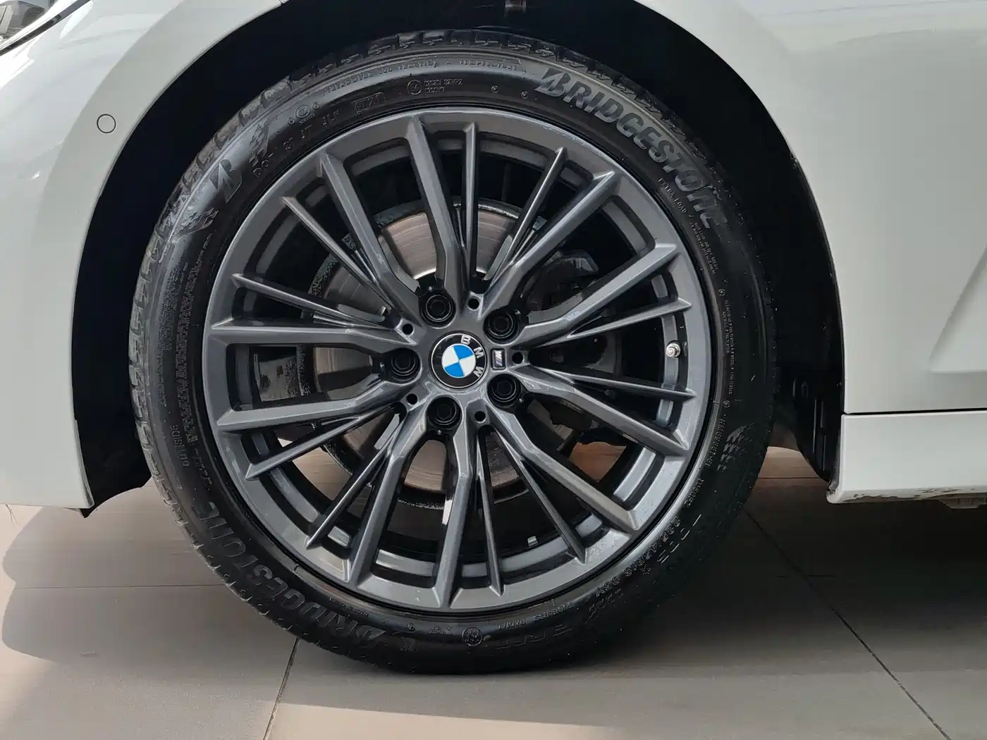 BMW 3 Series 2022 325Li M Sport Shadow Edition фото 17