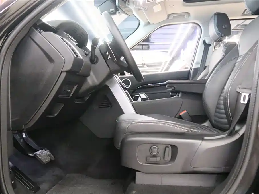 Land Rover Discovery 2024 Model 360PS S фото 16