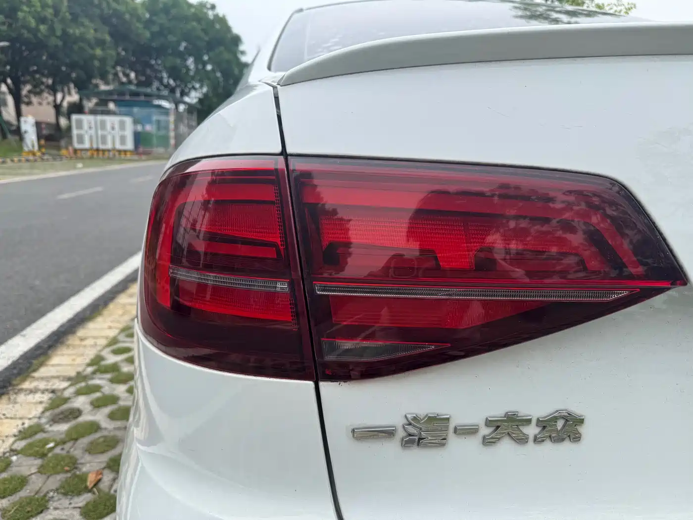 Volkswagen Sagitar 2017 280TSI Automatic R-Line фото 11