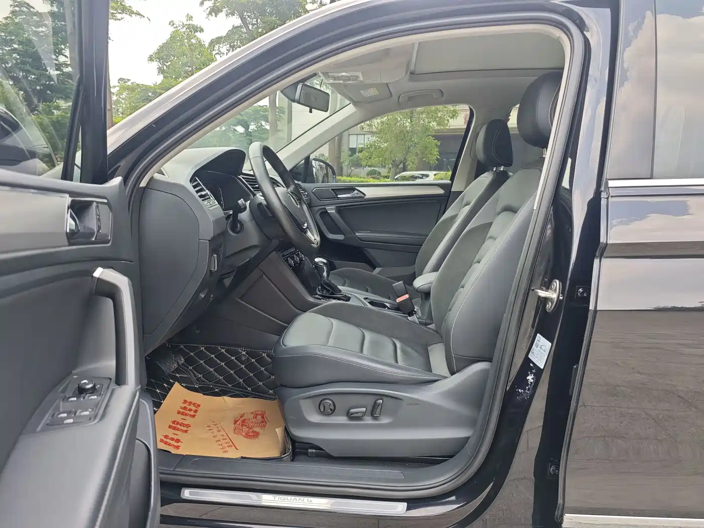 Volkswagen Tiguan L 2021 330TSI Automatic 2WD Smart фото 12