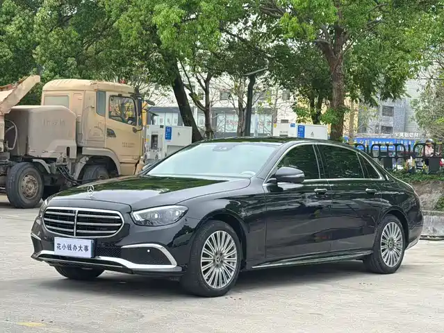 MERCEDES-BENZ E CLASS