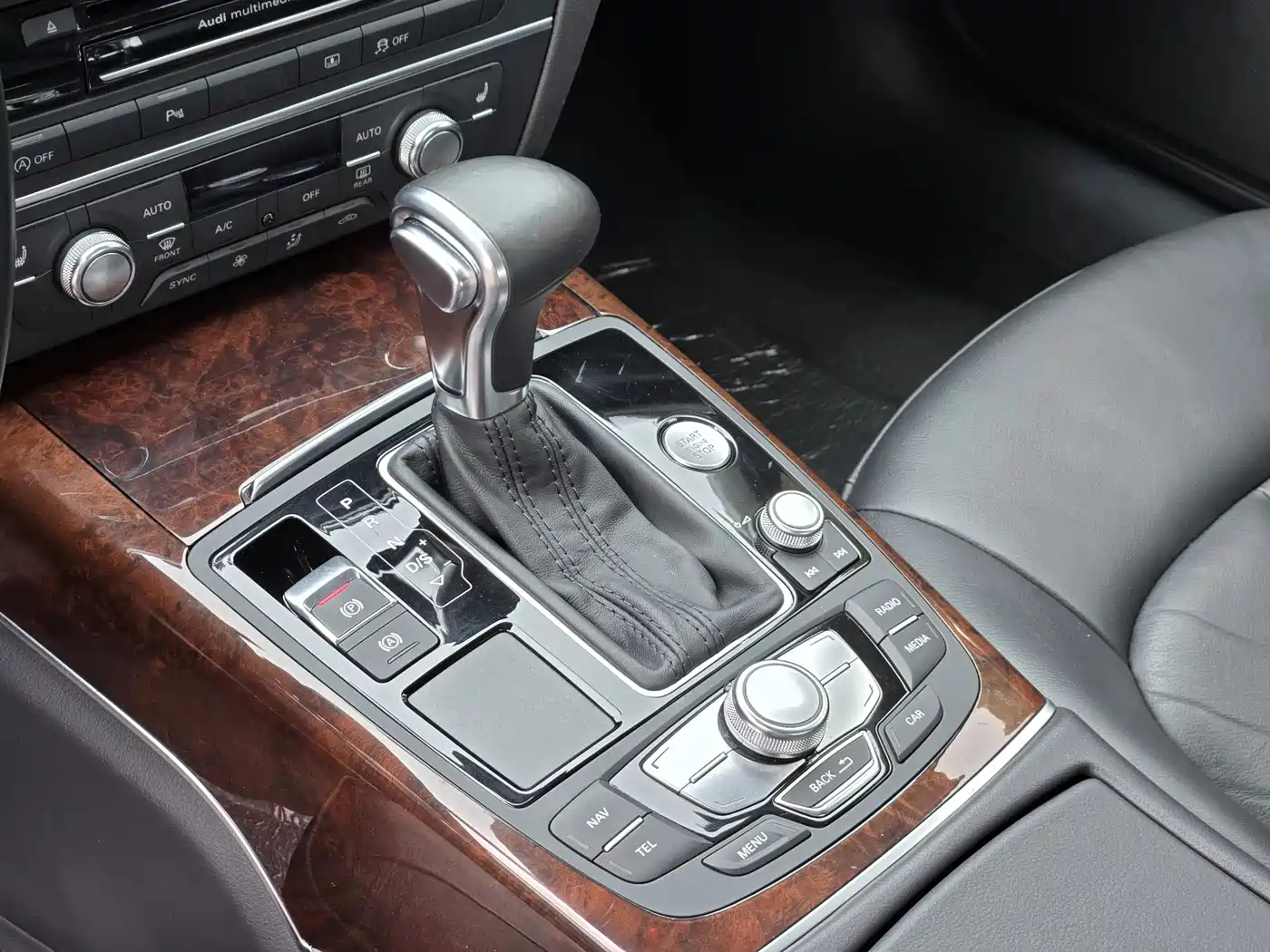 Audi A6L 2014 30 FSI Comfort фото 11