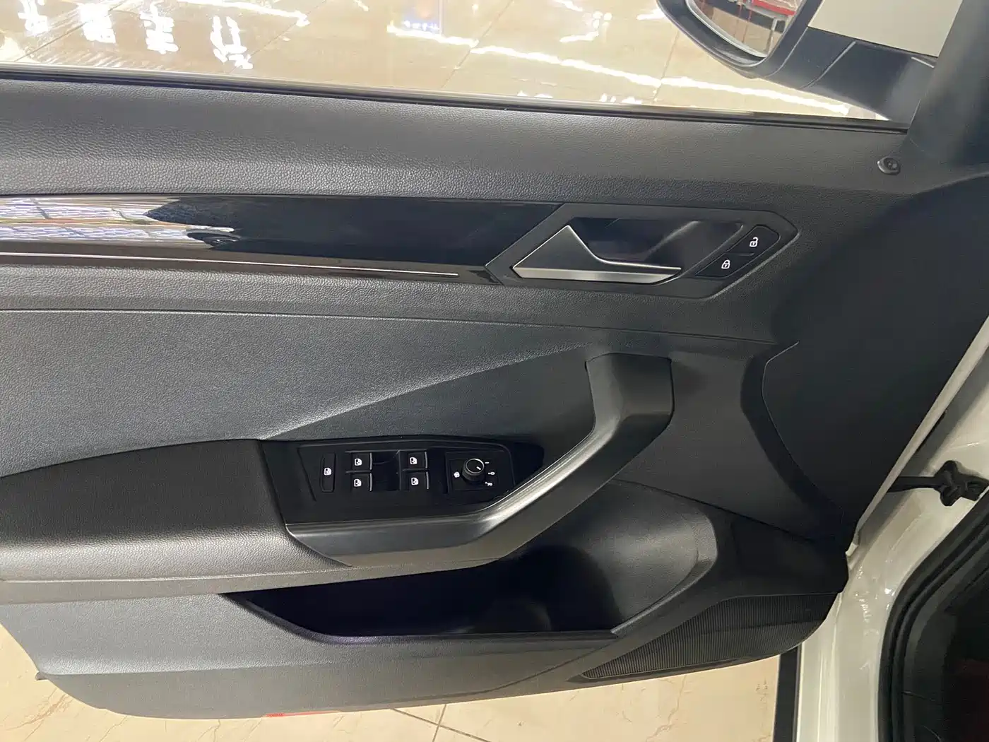 Volkswagen T-ROC 2022 280TSI DSG 2WD Comfort PLUS фото 16