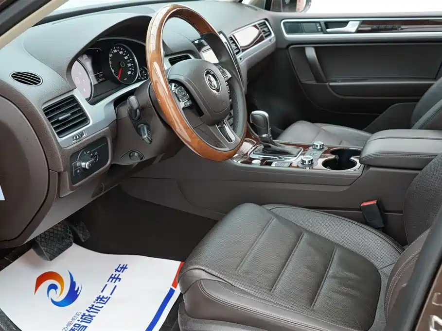 Volkswagen Touareg 2011 3.0TSI Luxury фото 5