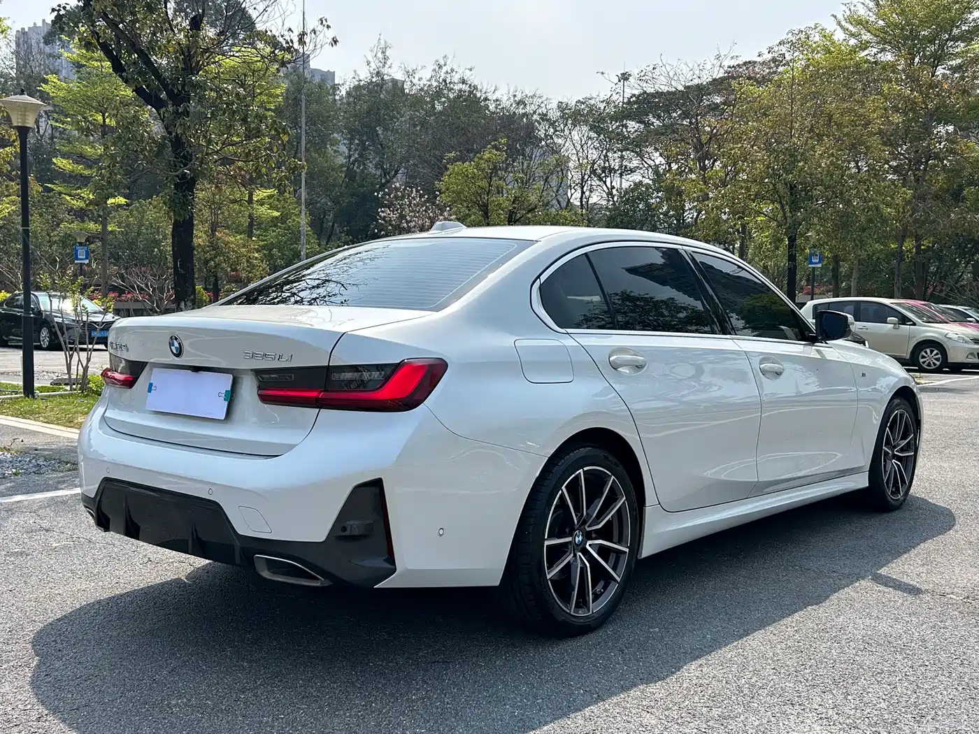 BMW 3 Series 2024 325Li M Sport Package фото 10