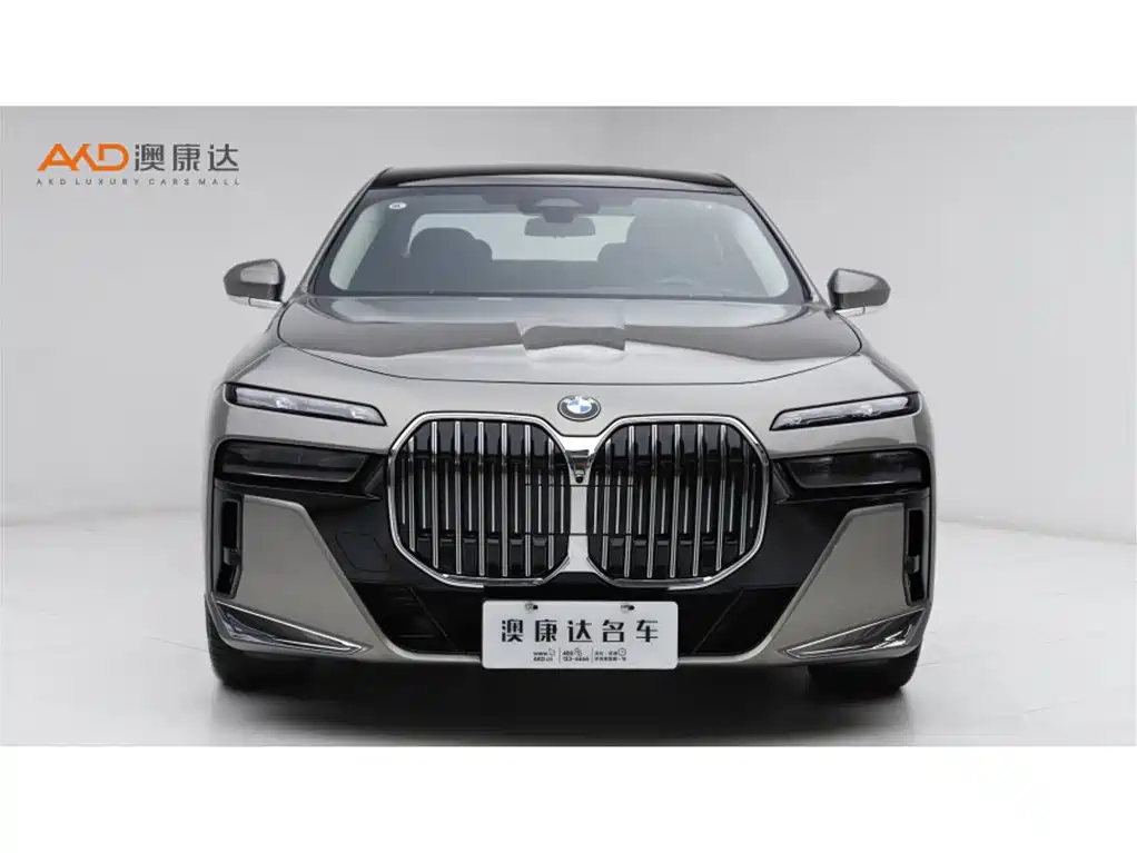 BMW 7 Series 2023 Model 740Li Leading M Sport Package фото 2