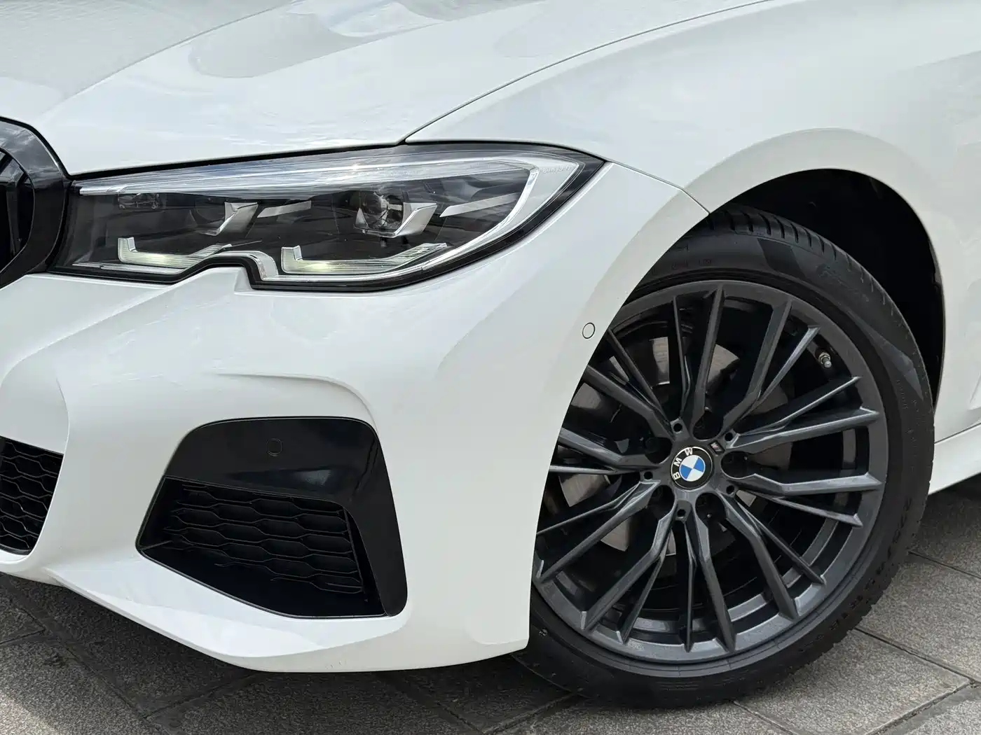 BMW 3 Series 2022 325Li M Sport Shadow Edition фото 43