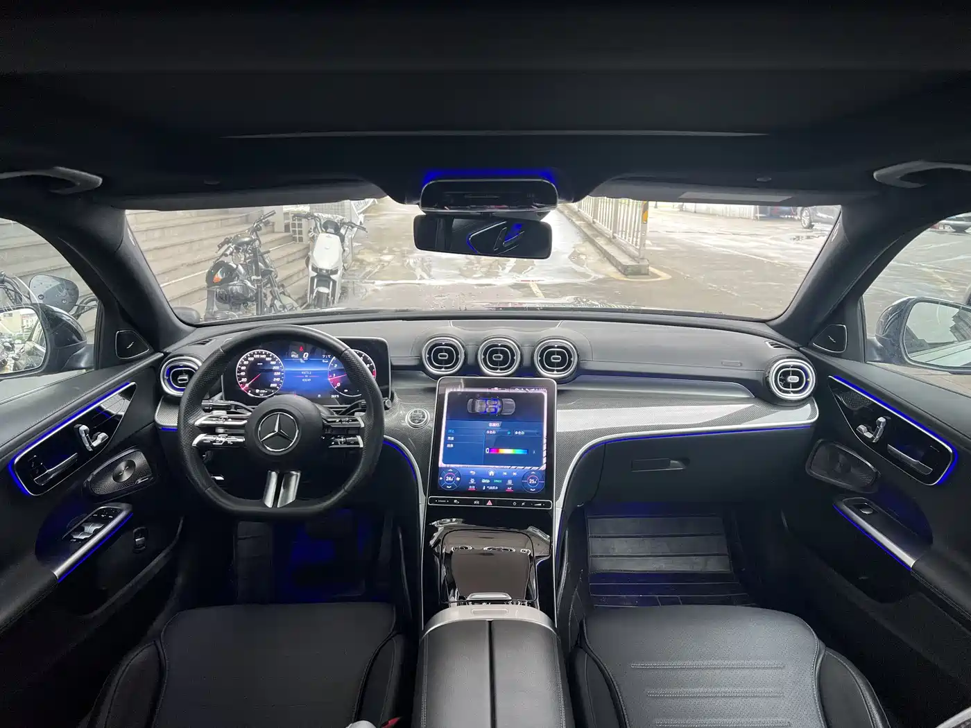 Mercedes-Benz C-Class 2023 C 260 L Night Edition Sport фото 11