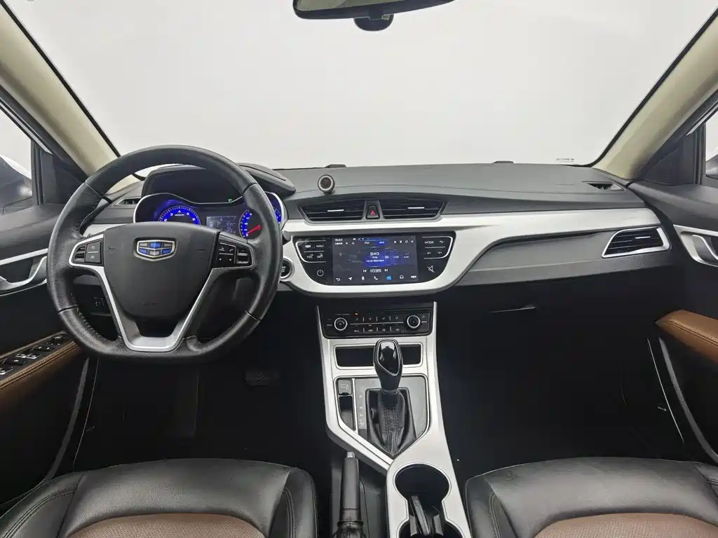 Фото 5 - Geely Vision