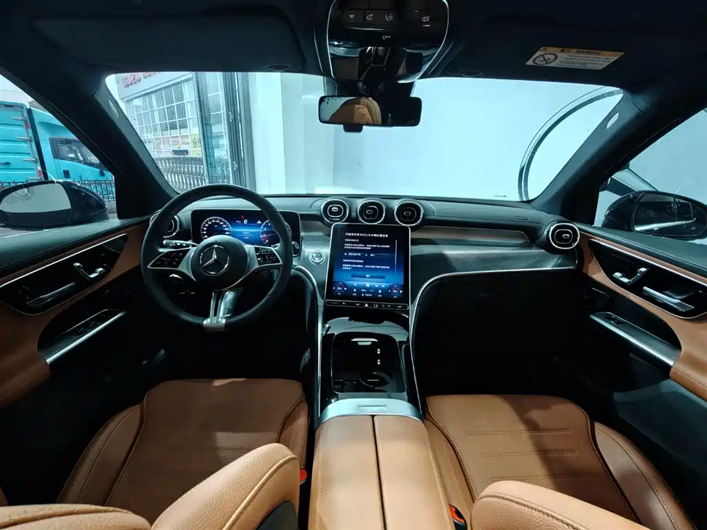 MERCEDES-BENZ GLC