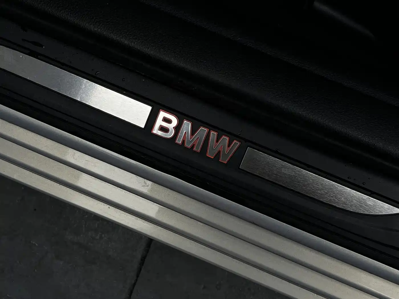 BMW 5 Series 2011 535Li Leading фото 9