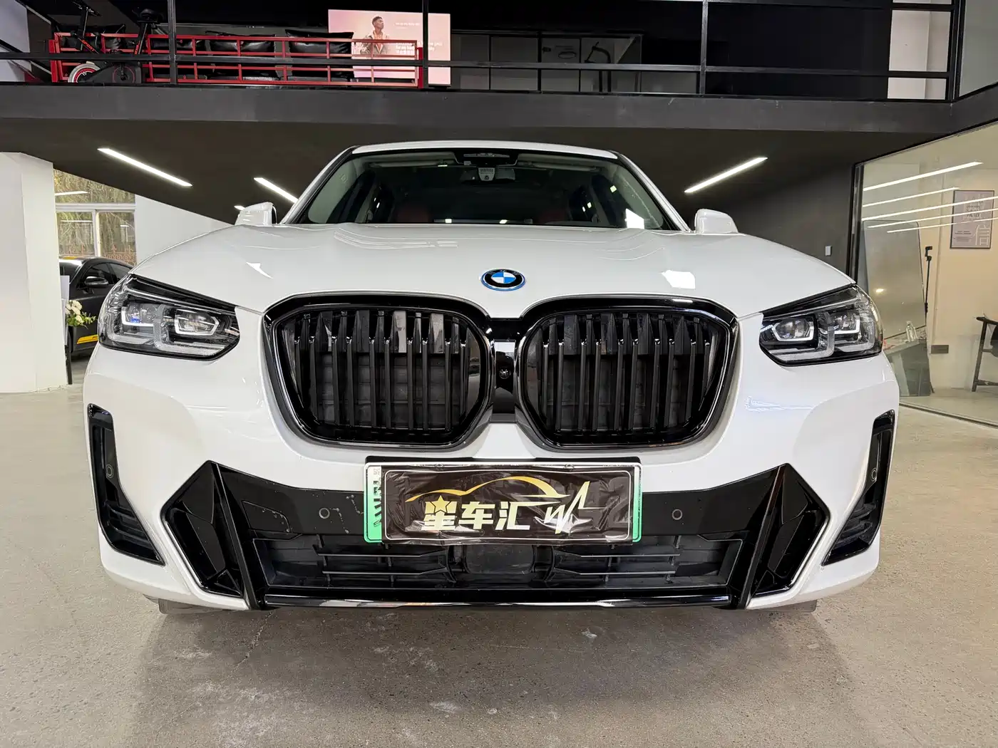 BMW IX3