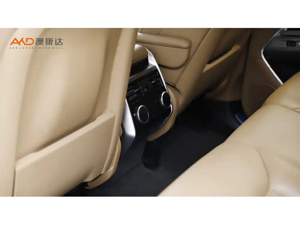 Land Rover Range Rover 2023 3.0 L6 360PS Golden Age Edition фото 9