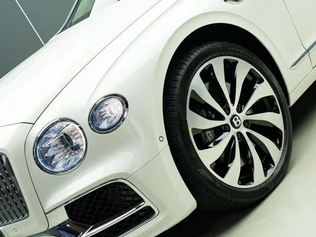 Bentley Flying Spur 2024 2024 V8 Edition 8