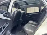 Photo 12 - Jetta VS7