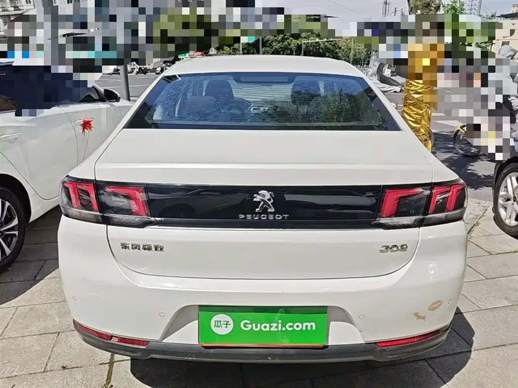 Peugeot 308 2018 1.6L Auto Luxury Edition фото 6