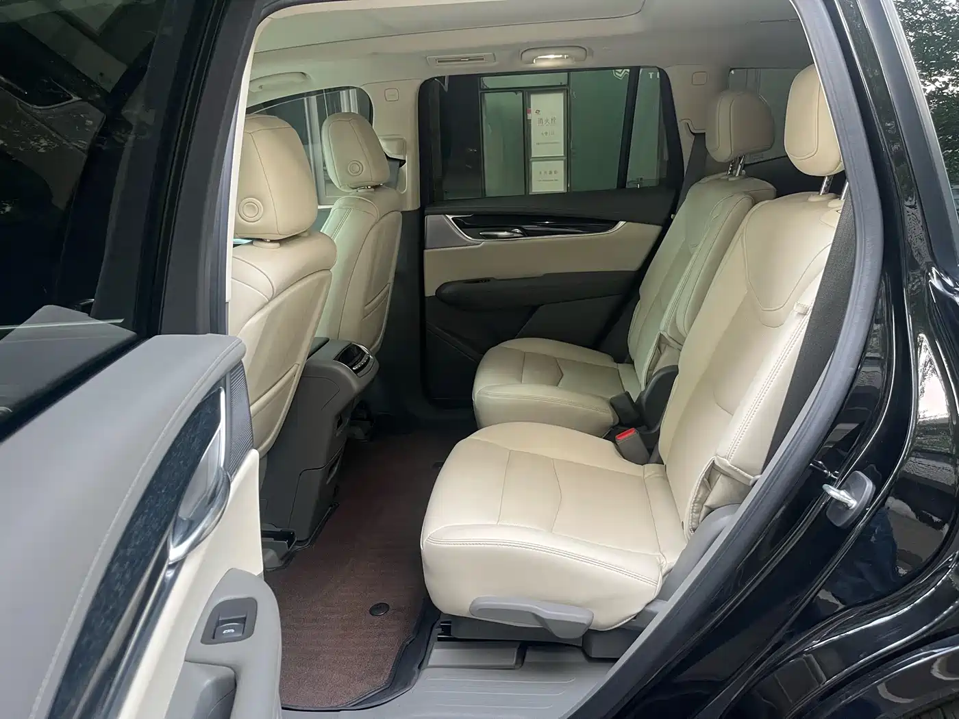 CADILLAC XT6